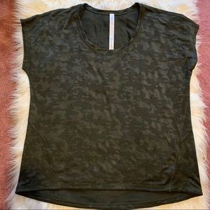 Lululemon como short sleeve